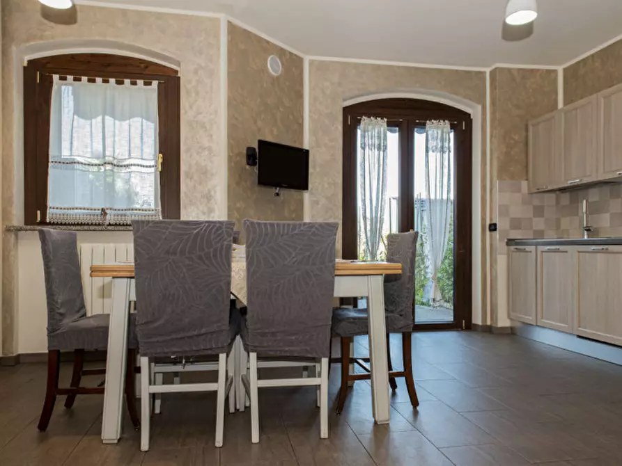 Immagine 10 di Villa in vendita  in Via Alessandro Volta 32 a Nichelino