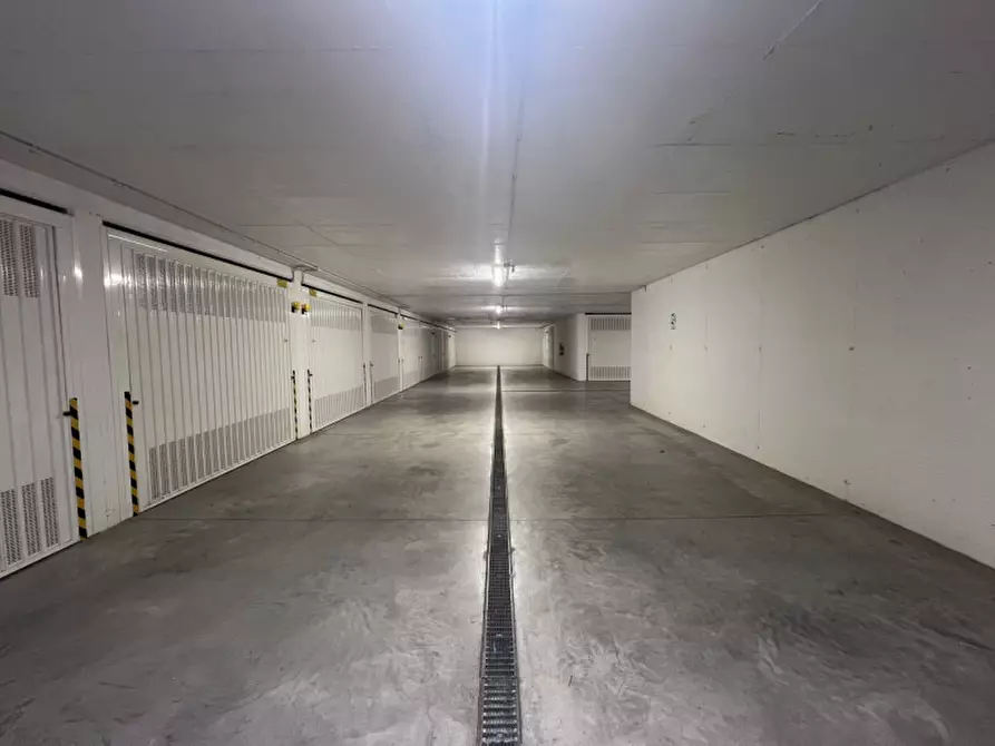 Immagine 5 di Garage in vendita  in Via padre Eusebio Chini a Trento