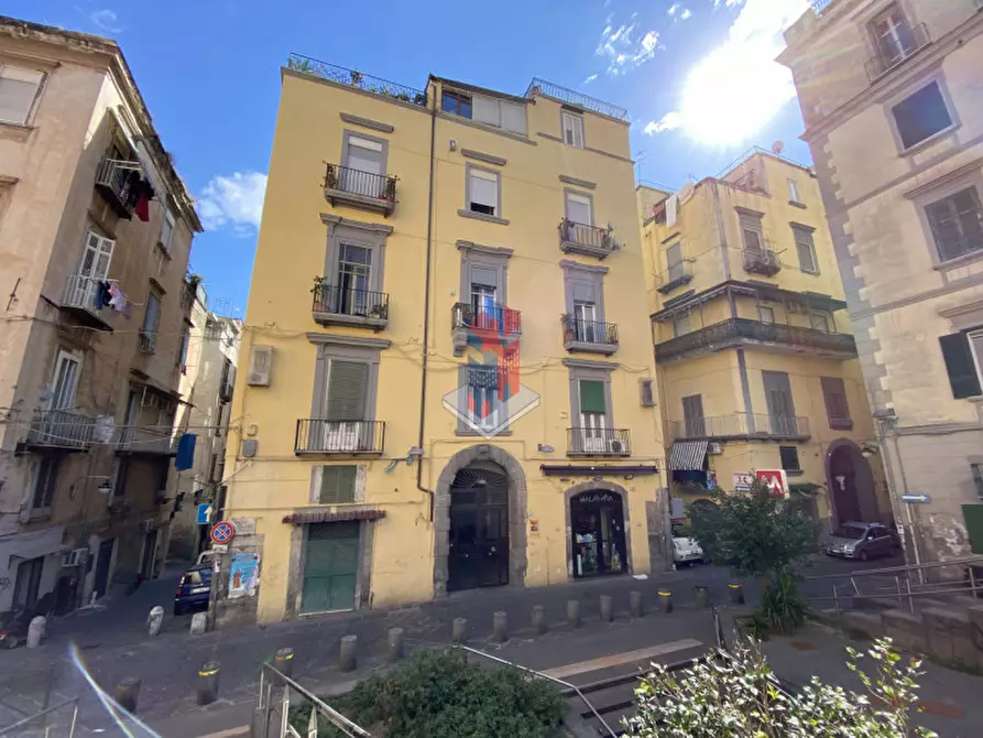 Immagine 2 di Appartamento in vendita  in PIAZZA MONTECALVARIO a Napoli
