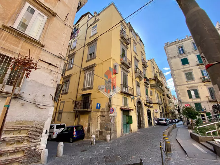Immagine 3 di Appartamento in vendita  in PIAZZA MONTECALVARIO a Napoli