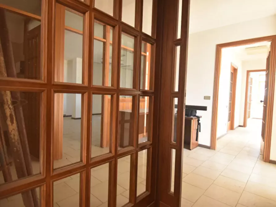 Immagine 1 di Ufficio in vendita  a Quartu Sant'elena