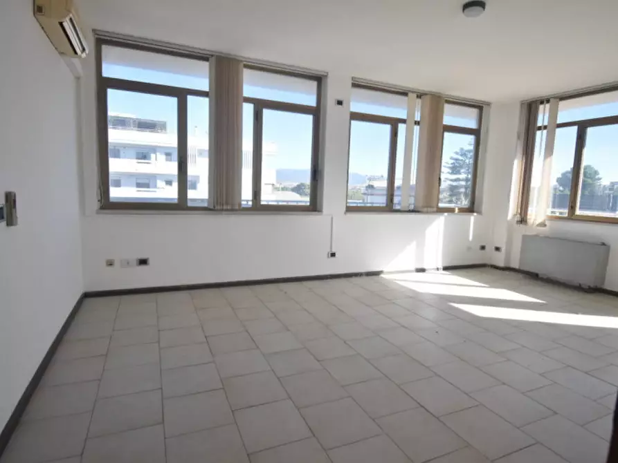Immagine 8 di Ufficio in vendita  a Quartu Sant'elena