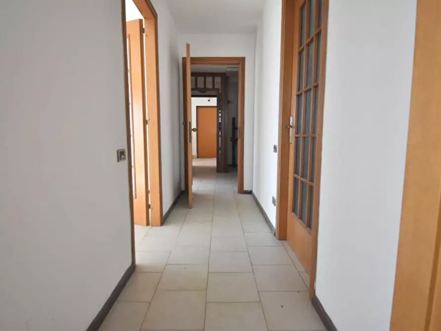 Immagine 9 di Ufficio in vendita  a Quartu Sant'elena