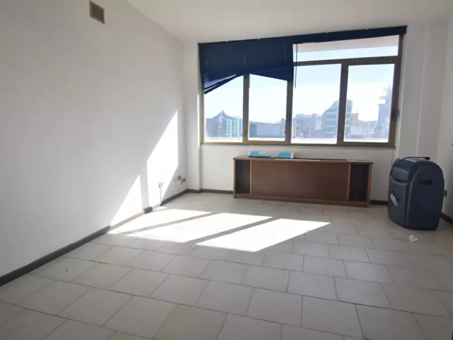 Immagine 14 di Ufficio in vendita  a Quartu Sant'elena