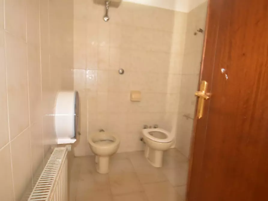 Immagine 17 di Ufficio in vendita  a Quartu Sant'elena