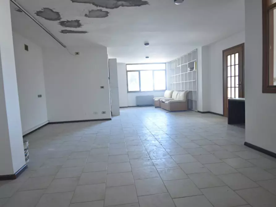 Immagine 20 di Ufficio in vendita  a Quartu Sant'elena