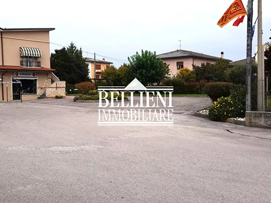 Immagine 5 di Negozio in affitto  in Viale della Repubblica a Sandrigo