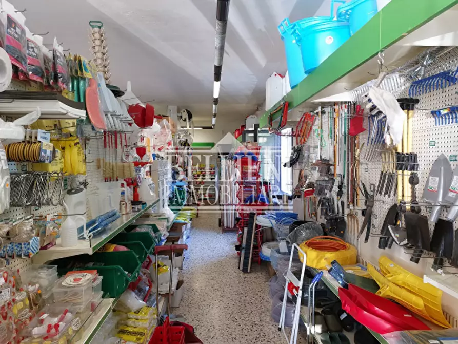Immagine 9 di Negozio in affitto  in Viale della Repubblica a Sandrigo