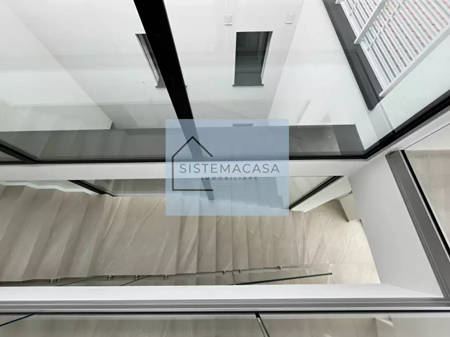 Immagine 9 di Appartamento in vendita  in Viale Alfredo Oriani a Cervia