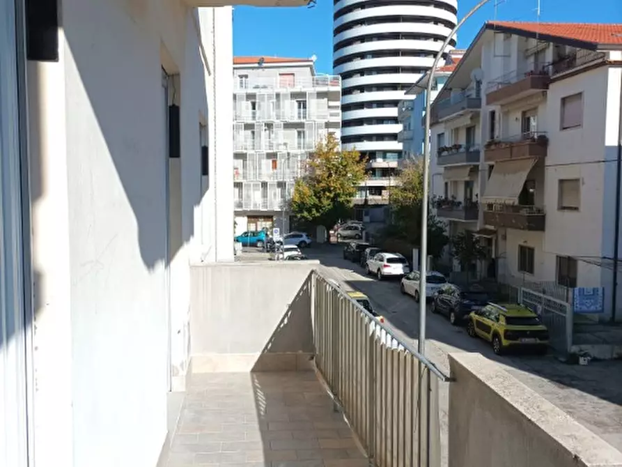 Immagine 9 di Appartamento in vendita  in Via Sangro 22 a Pescara