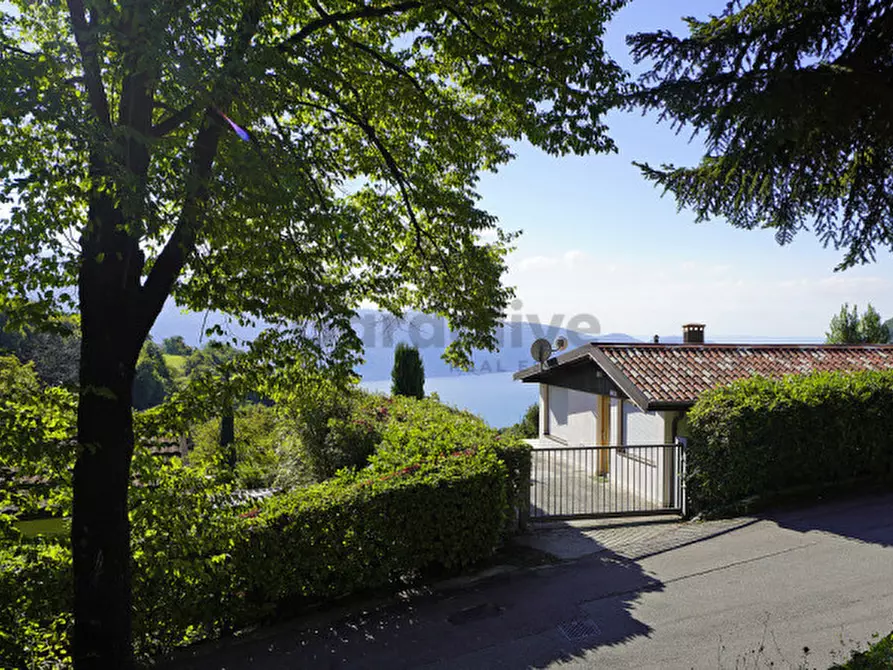 Immagine 3 di Casa indipendente in vendita  in Via don Bosco a Tignale