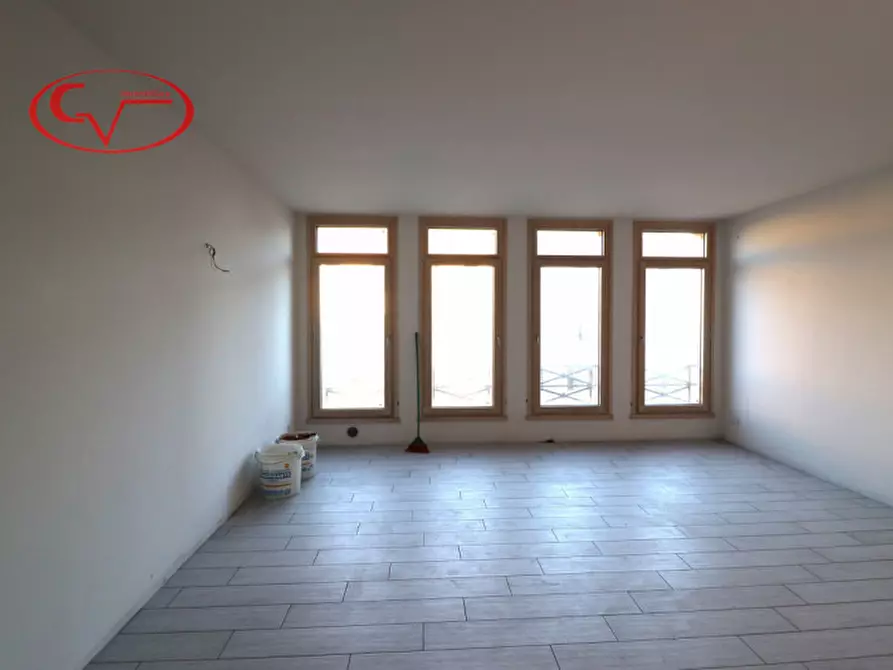 Immagine 3 di Appartamento in vendita  in via Pascoli a Montevarchi