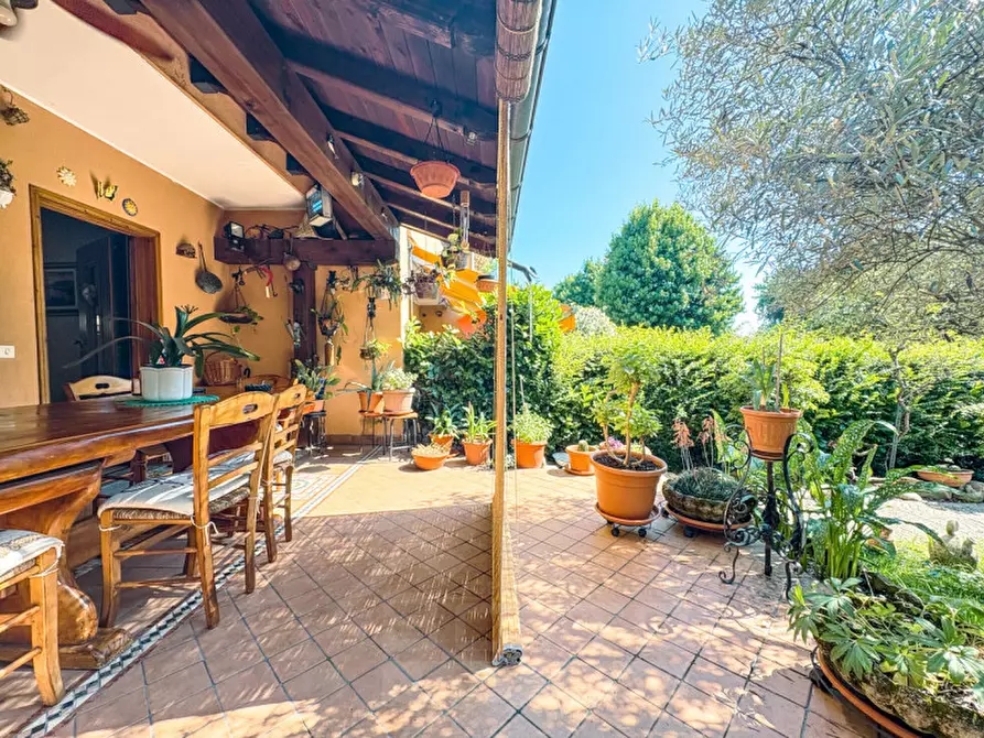 Immagine 1 di Villetta a schiera in vendita  in via  Mario Bertona 38 a Invorio