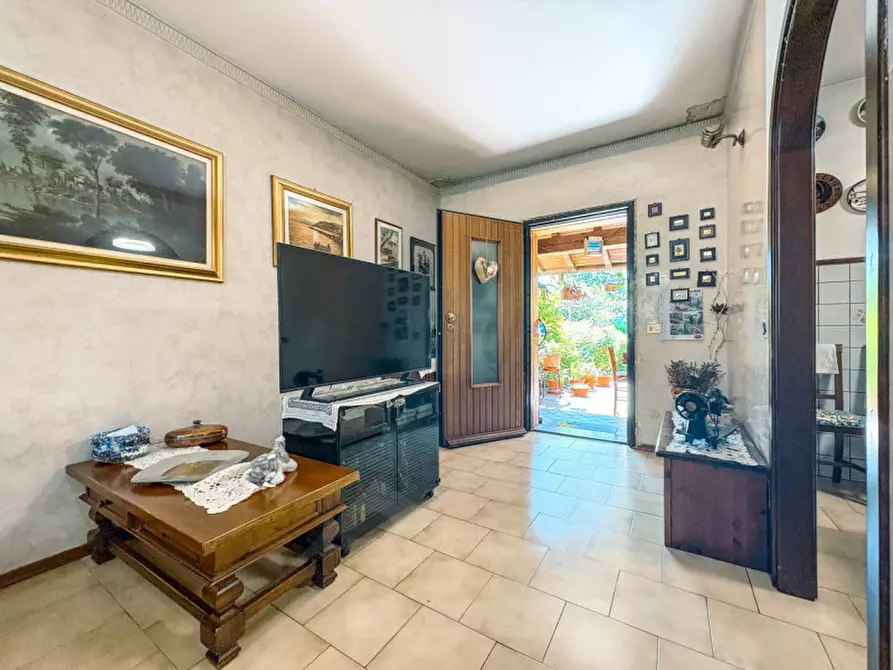 Immagine 6 di Villetta a schiera in vendita  in via  Mario Bertona 38 a Invorio