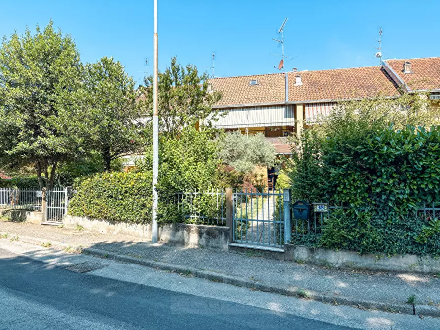 Immagine 25 di Villetta a schiera in vendita  in via  Mario Bertona 38 a Invorio