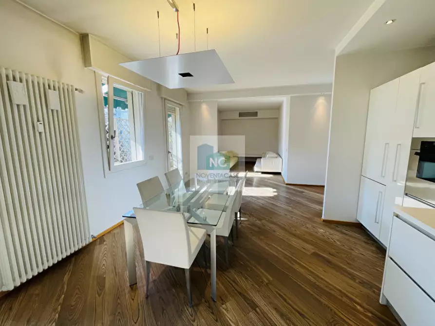 Immagine 1 di Appartamento in vendita  in via jacopo crescini 108 a Padova