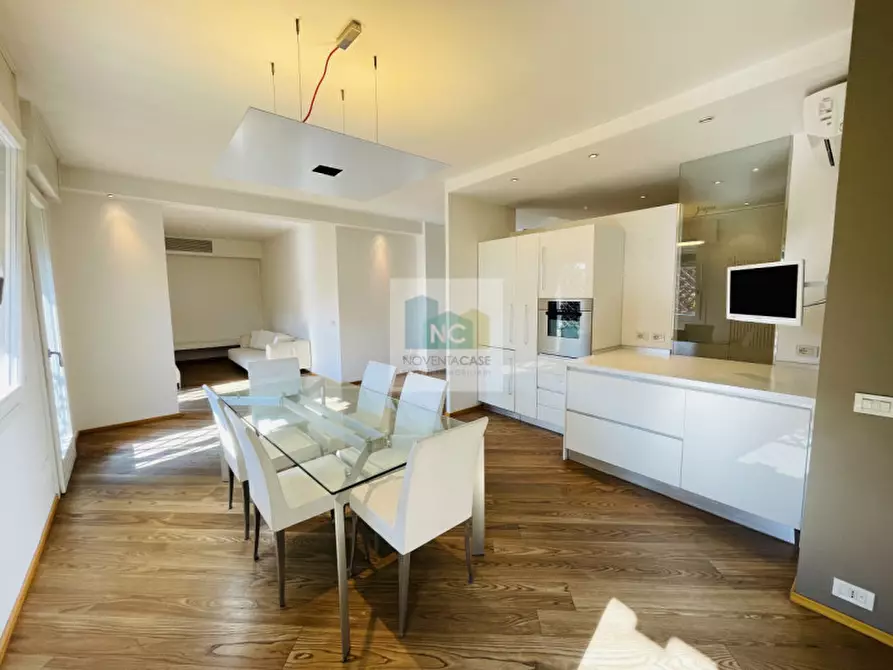 Immagine 2 di Appartamento in vendita  in via jacopo crescini 108 a Padova