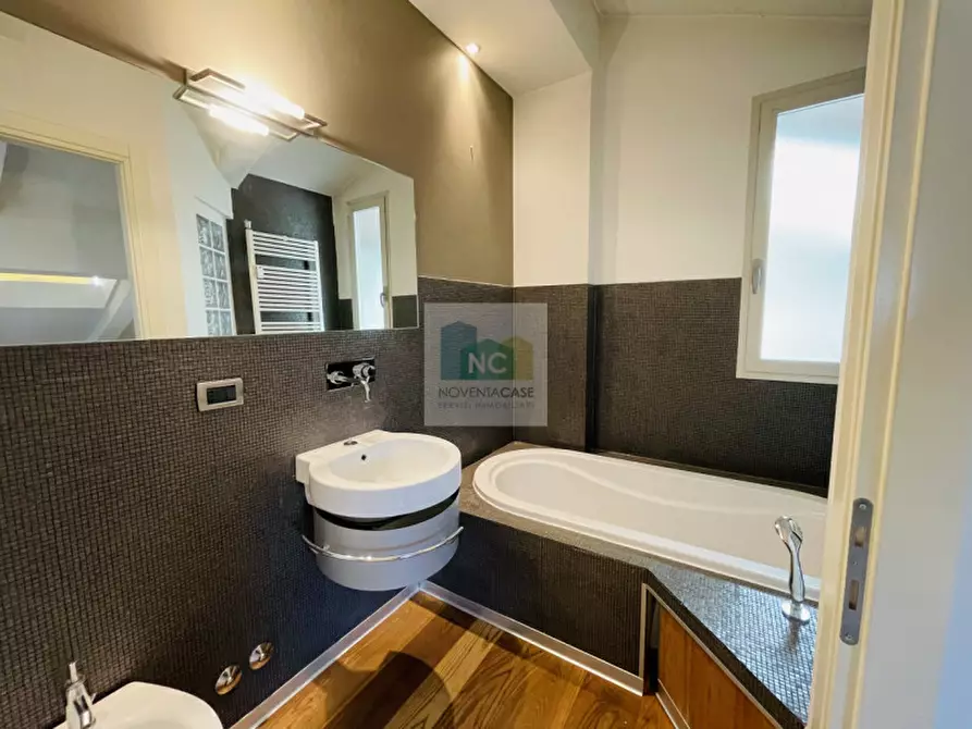 Immagine 40 di Appartamento in vendita  in via jacopo crescini 108 a Padova