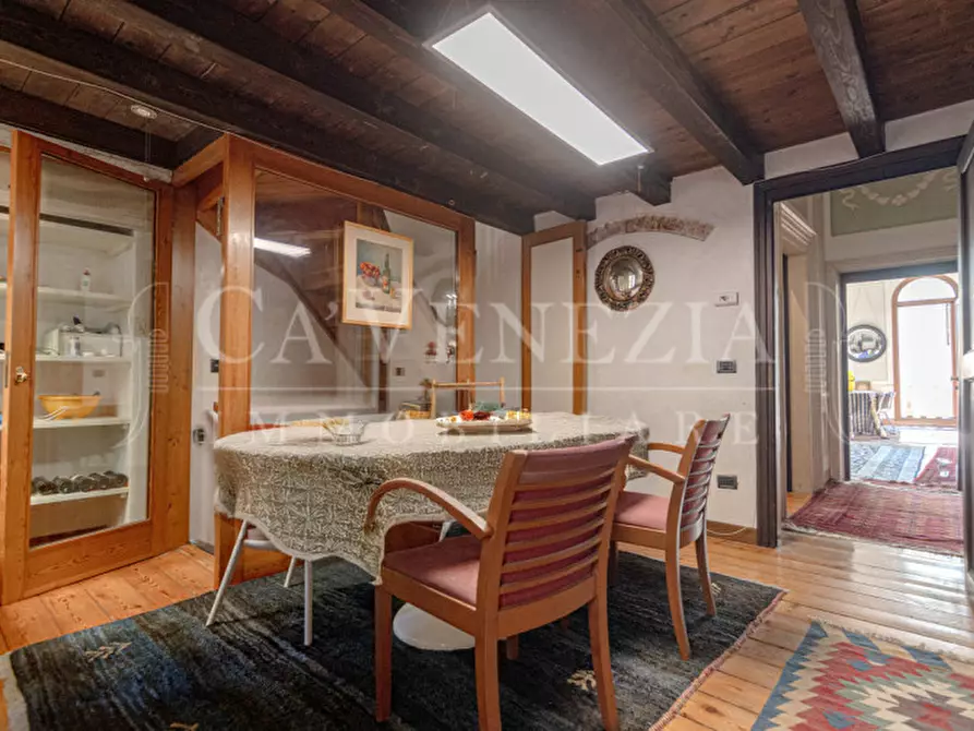 Immagine 11 di Appartamento in vendita  a Venezia