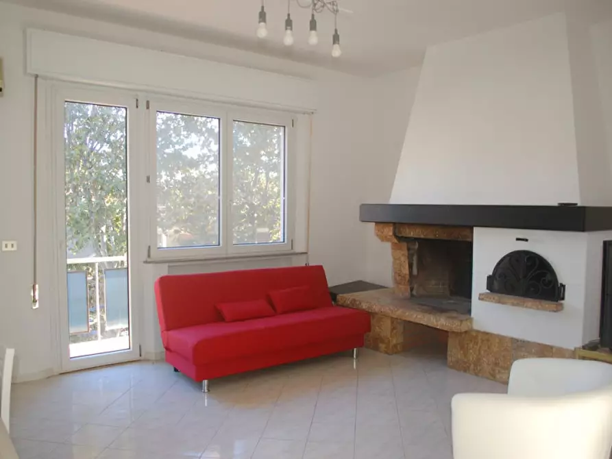 Immagine 1 di Appartamento in vendita  a Rimini