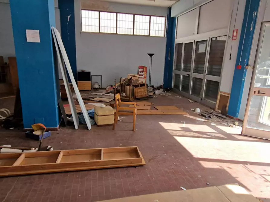 Immagine 8 di Magazzino in vendita  in Via Achille Barilatti, 41, 60127 Ancona AN, Italia a Ancona