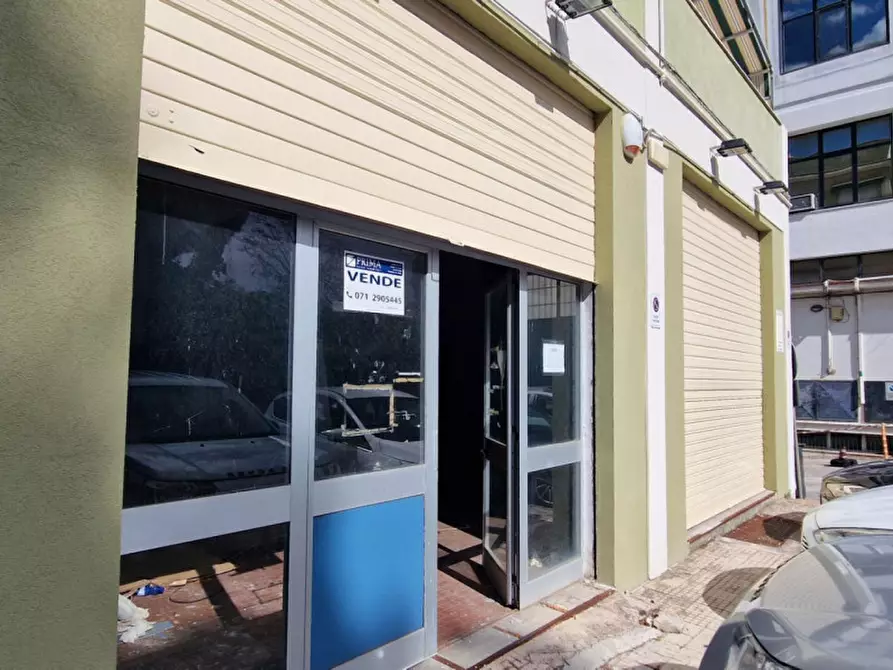 Immagine 9 di Magazzino in vendita  in Via Achille Barilatti, 41, 60127 Ancona AN, Italia a Ancona