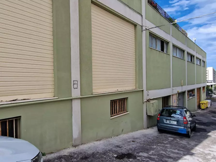 Immagine 10 di Magazzino in vendita  in Via Achille Barilatti, 41, 60127 Ancona AN, Italia a Ancona