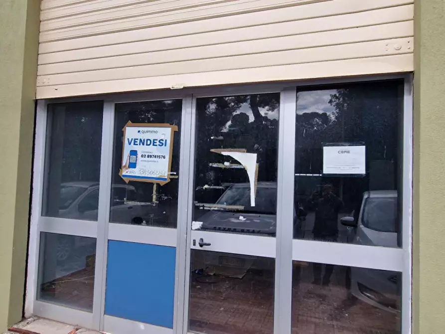 Immagine 1 di Magazzino in vendita  in Via Achille Barilatti, 41, 60127 Ancona AN, Italia a Ancona
