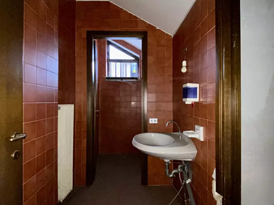 Immagine 7 di Negozio in vendita  in Viale Milano, 108 a Vicenza