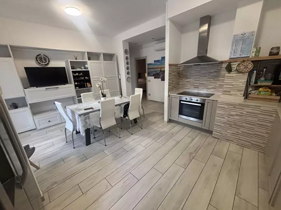 Immagine 1 di Appartamento in vendita  in Via Filippo Buonarroti a Imperia