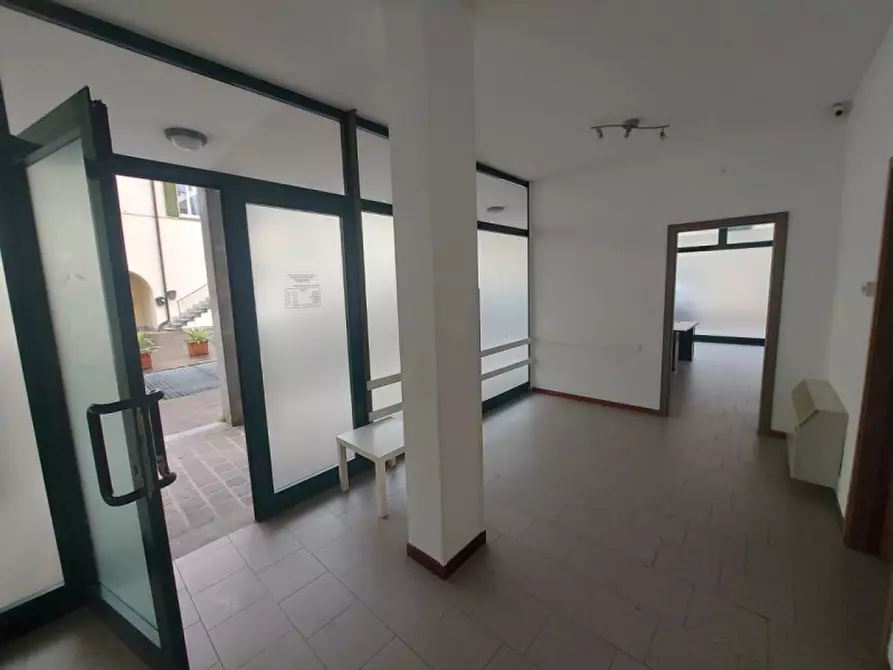 Immagine 4 di Negozio in affitto  in Vicolo Filippo Corridoni 10 a Gorgonzola