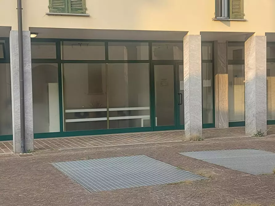Immagine 8 di Negozio in affitto  in Vicolo Filippo Corridoni 10 a Gorgonzola