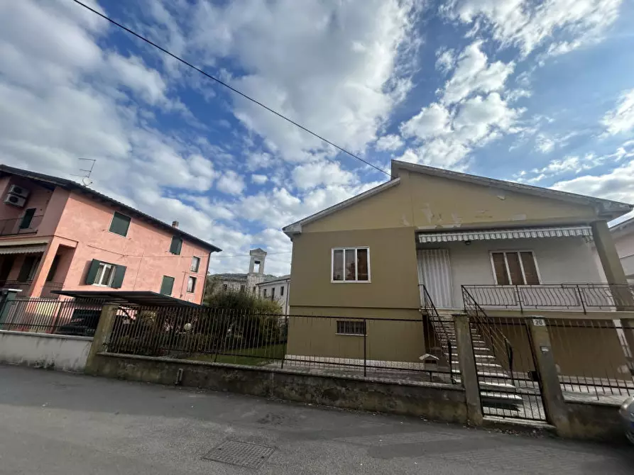 Immagine 2 di Villa in vendita  in Via delle Rose a Verona