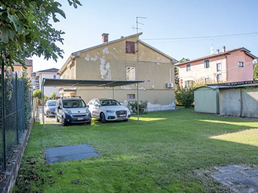 Immagine 4 di Villa in vendita  in Via Olivè a Verona