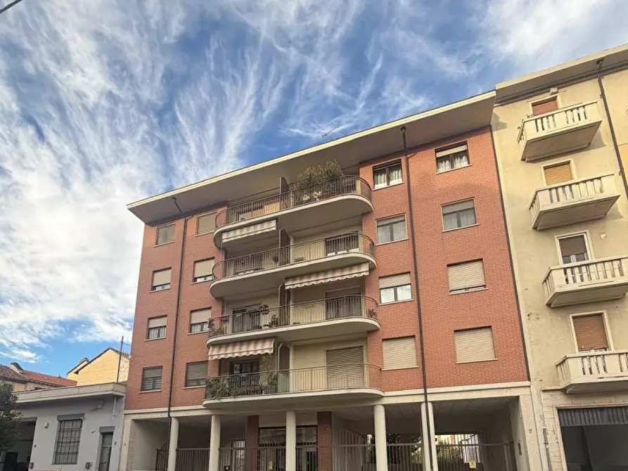 Immagine 1 di Garage in vendita  in Via Capua 26 a Torino