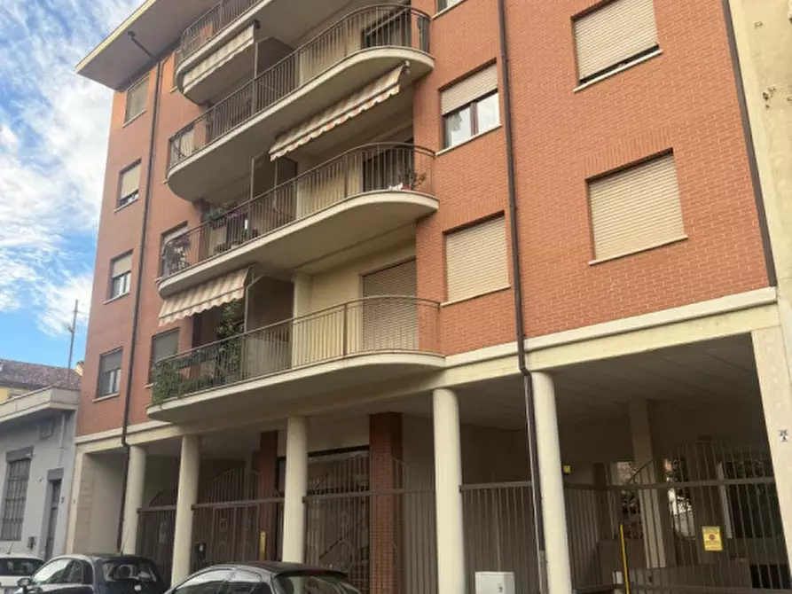 Immagine 2 di Garage in vendita  in Via Capua 26 a Torino