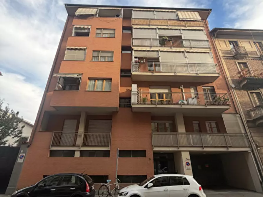 Immagine 1 di Garage in vendita  in Via Vicenza 24 a Torino