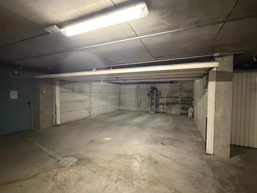 Immagine 4 di Garage in vendita  in Via Vicenza 24 a Torino