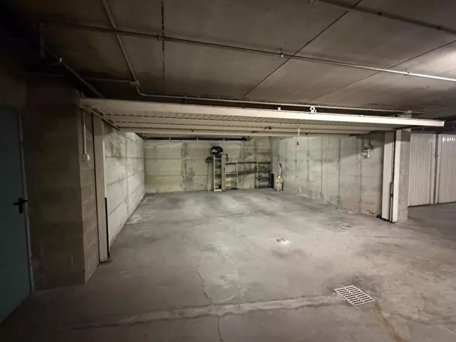 Immagine 6 di Garage in vendita  in Via Vicenza 24 a Torino