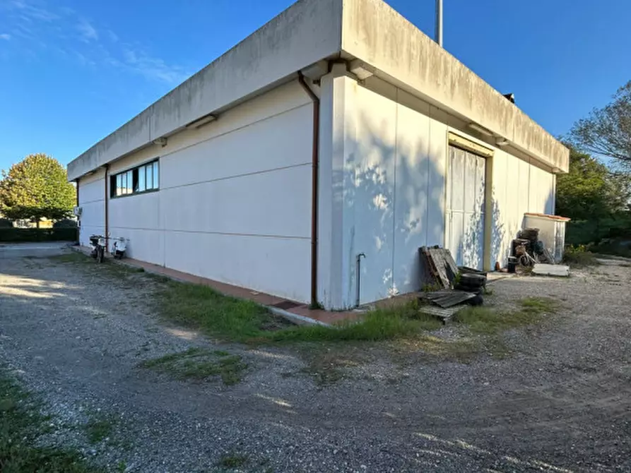 Immagine 4 di Capannone industriale in affitto  in Via dei Fabbri 26 a Livorno