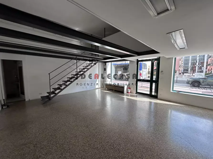 Immagine 1 di Negozio in affitto  in Via San Marco 127 a Padova