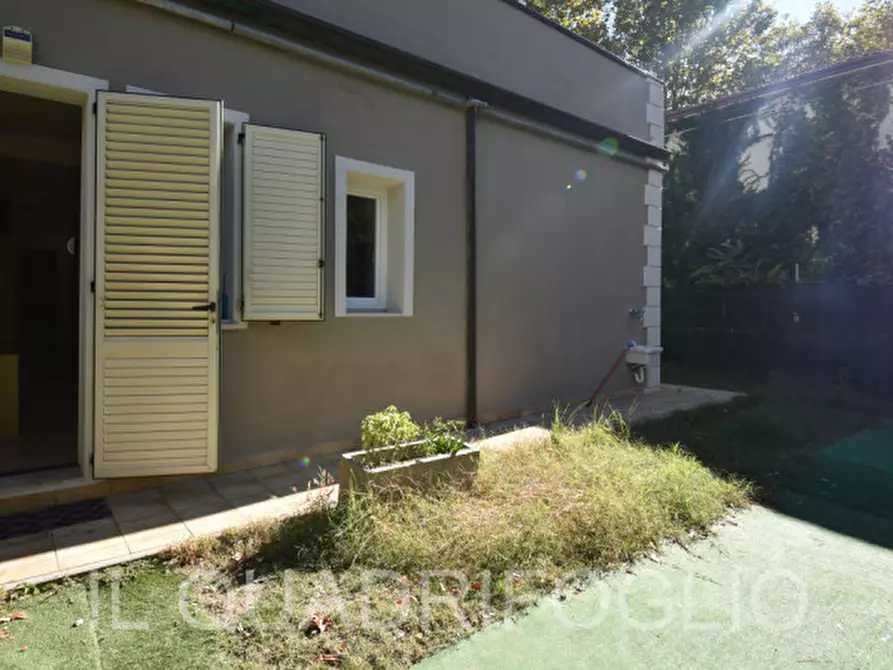 Immagine 1 di Appartamento in vendita  in Via Vesuvio a Cervia