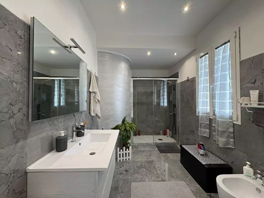 Immagine 11 di Villa in vendita  in Via Enrico Berlinguer 45 a Carini