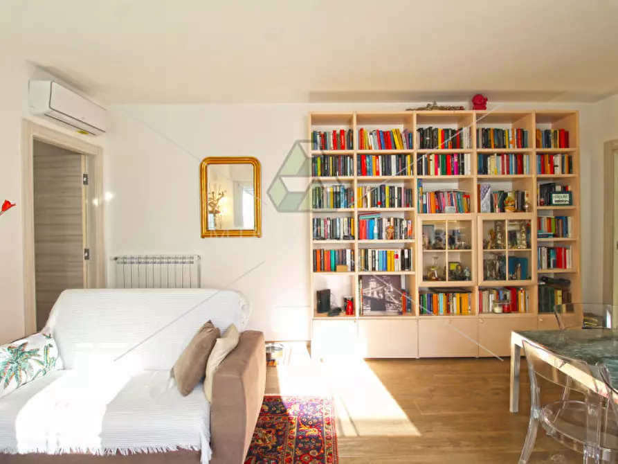 Immagine 1 di Appartamento in vendita  in Via Felice Carena a Roma