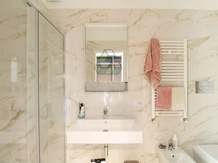 Immagine 13 di Appartamento in vendita  in Via Felice Carena a Roma