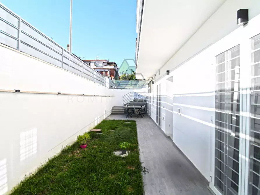 Immagine 15 di Appartamento in vendita  in Via Felice Carena a Roma