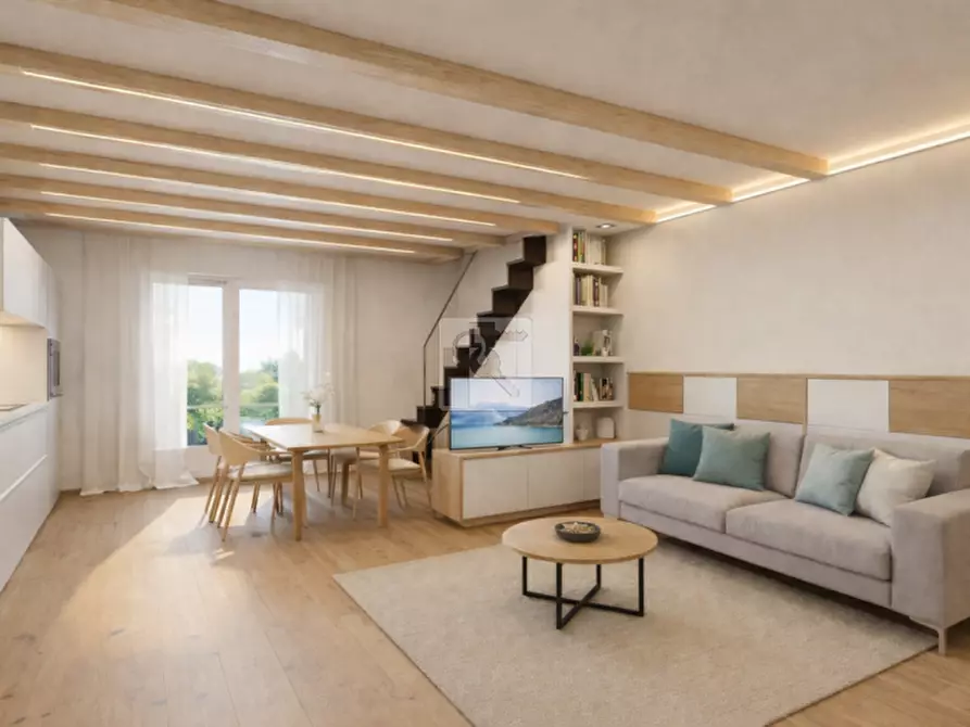 Immagine 1 di Villa in vendita  in Via della Repubblica a Arco