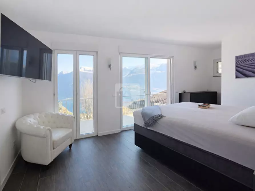 Immagine 7 di Villa in vendita  in Via Bestone a Tremosine