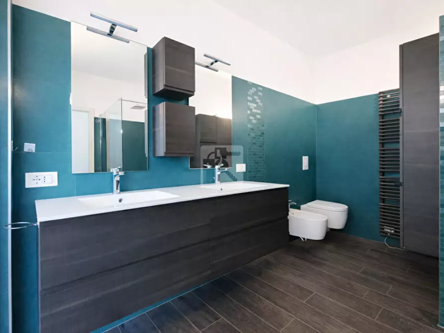 Immagine 9 di Villa in vendita  in Via Bestone a Tremosine