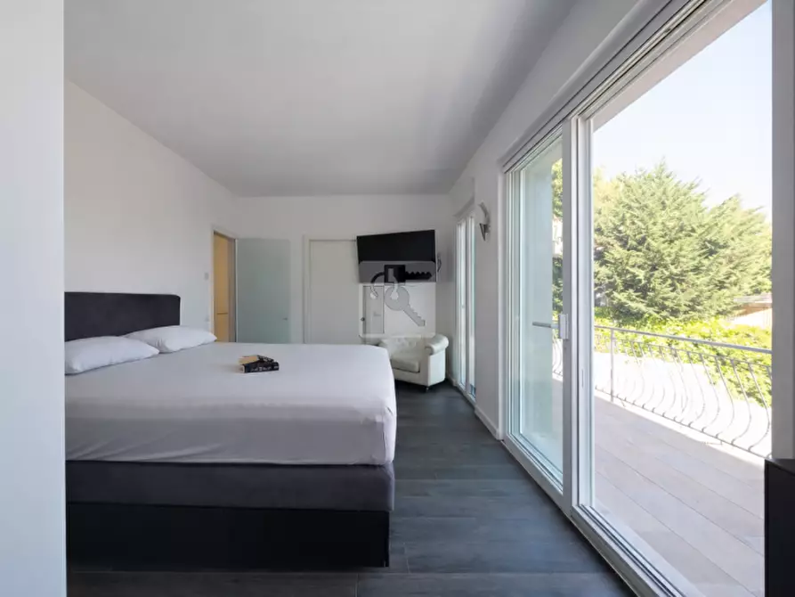 Immagine 16 di Villa in vendita  in Via Bestone a Tremosine